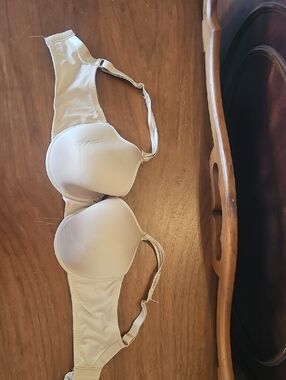 Chantelle Nude T-Shirt Bra with Smooth Molded Cups